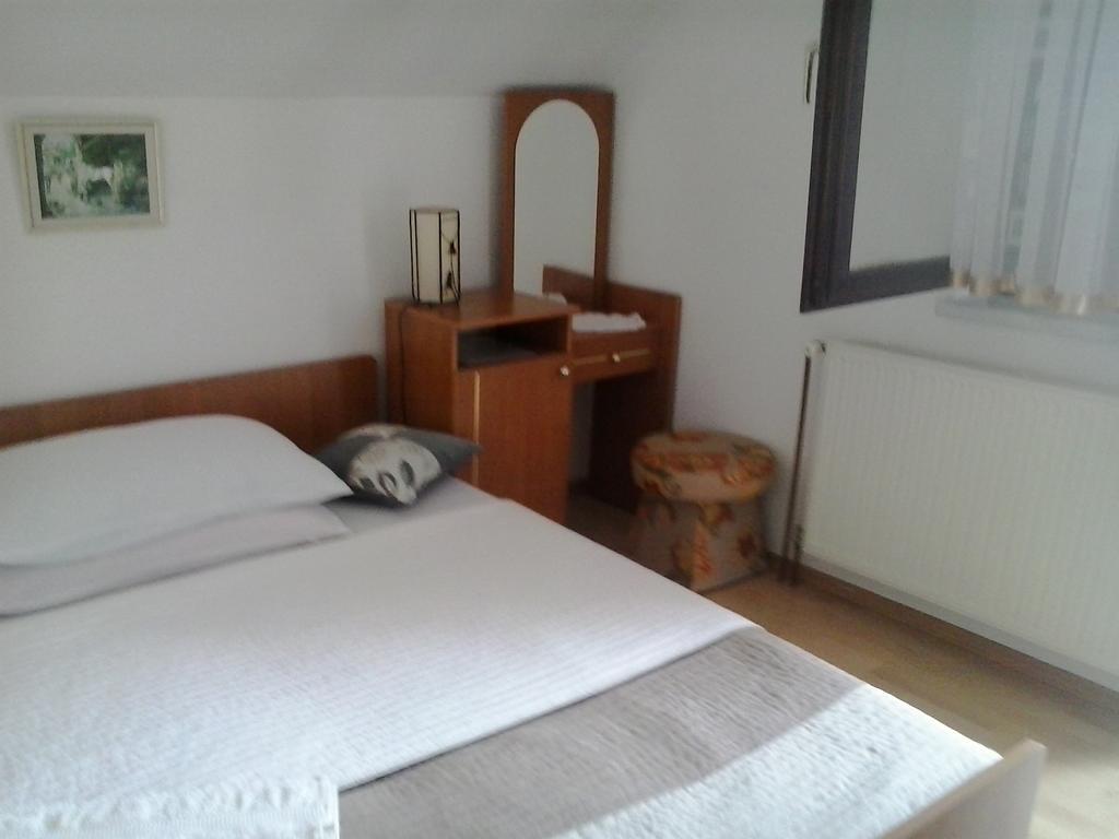 Guesthouse Tomas Catrnja Экстерьер фото