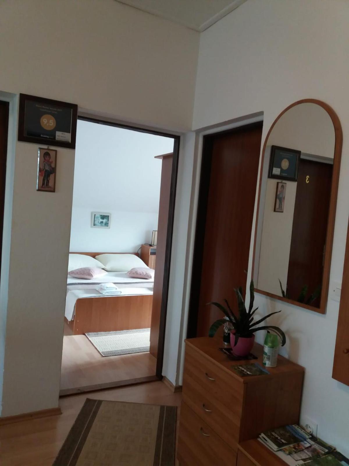 Guesthouse Tomas Catrnja Экстерьер фото
