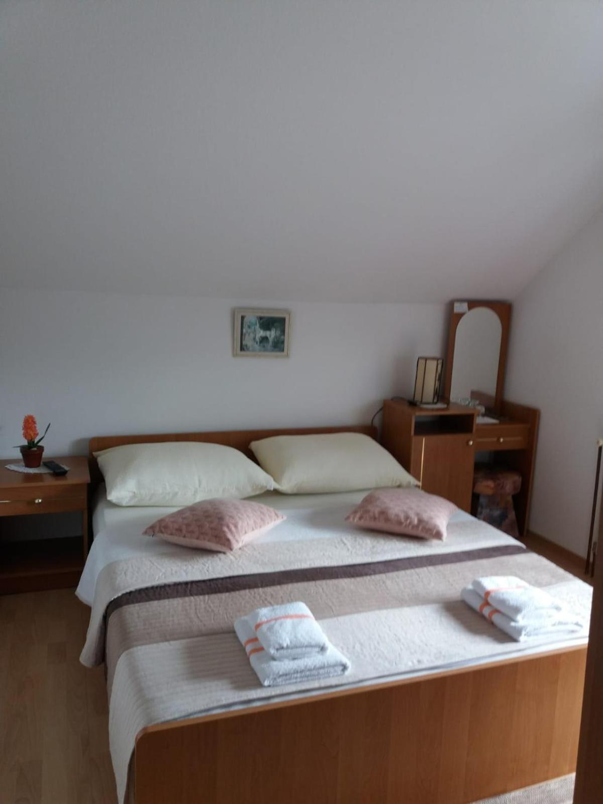 Guesthouse Tomas Catrnja Экстерьер фото
