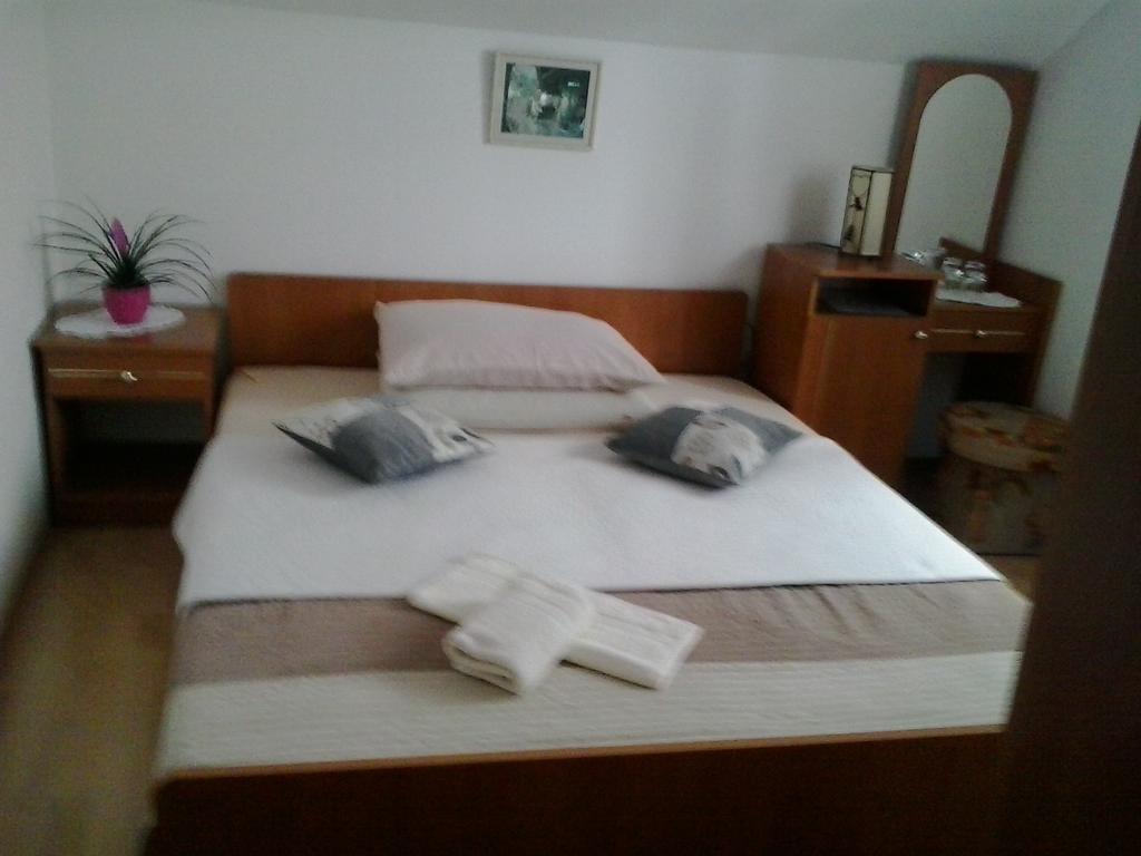 Guesthouse Tomas Catrnja Экстерьер фото