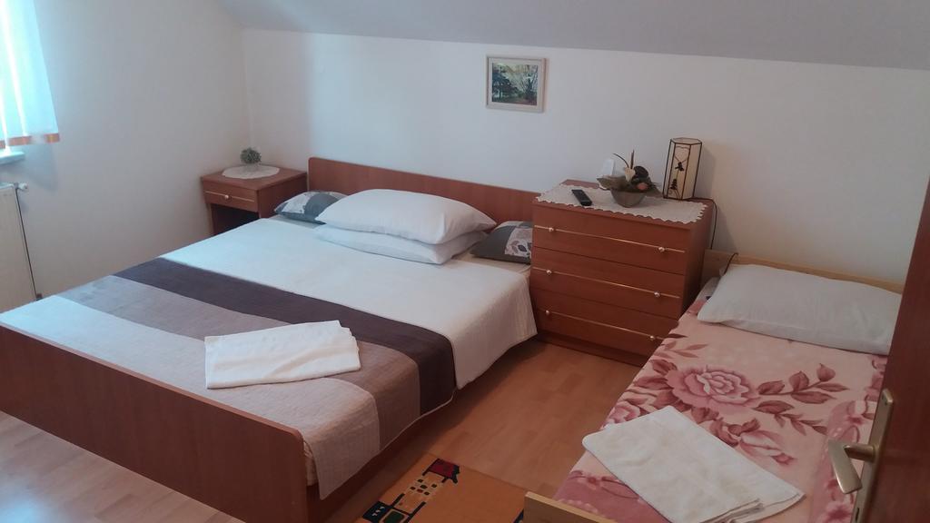 Guesthouse Tomas Catrnja Экстерьер фото