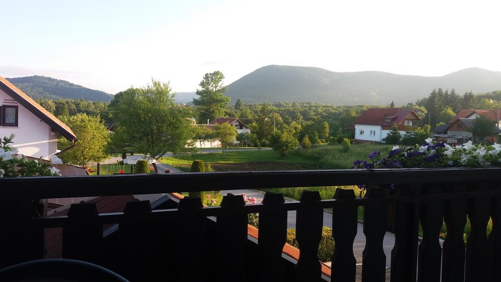 Guesthouse Tomas Catrnja Экстерьер фото