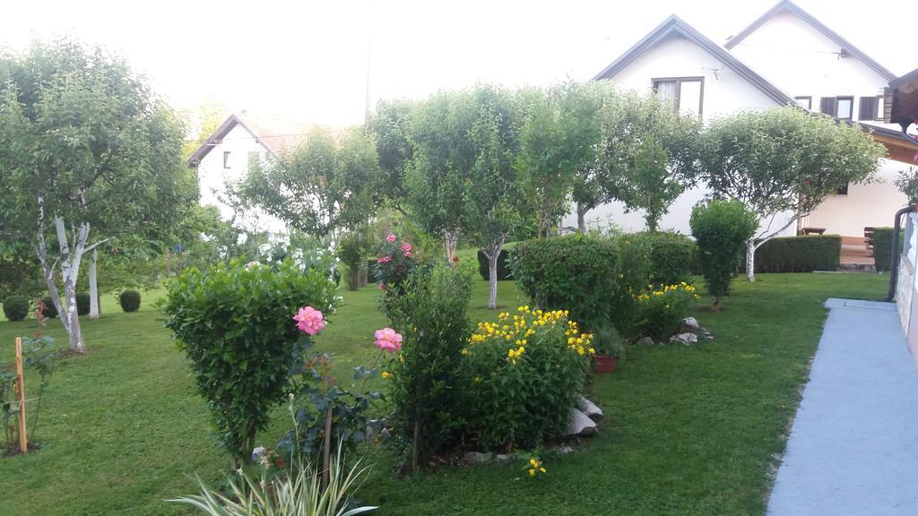Guesthouse Tomas Catrnja Экстерьер фото