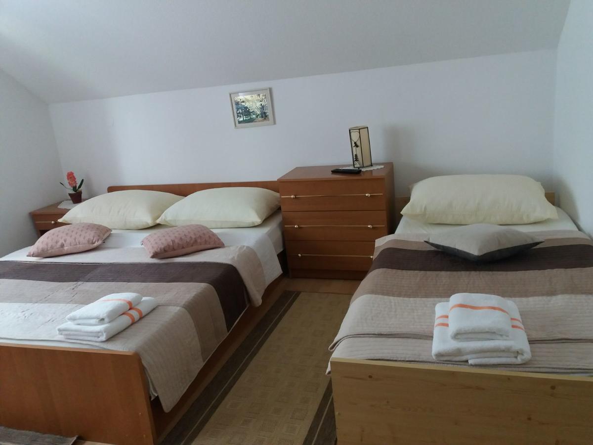 Guesthouse Tomas Catrnja Экстерьер фото