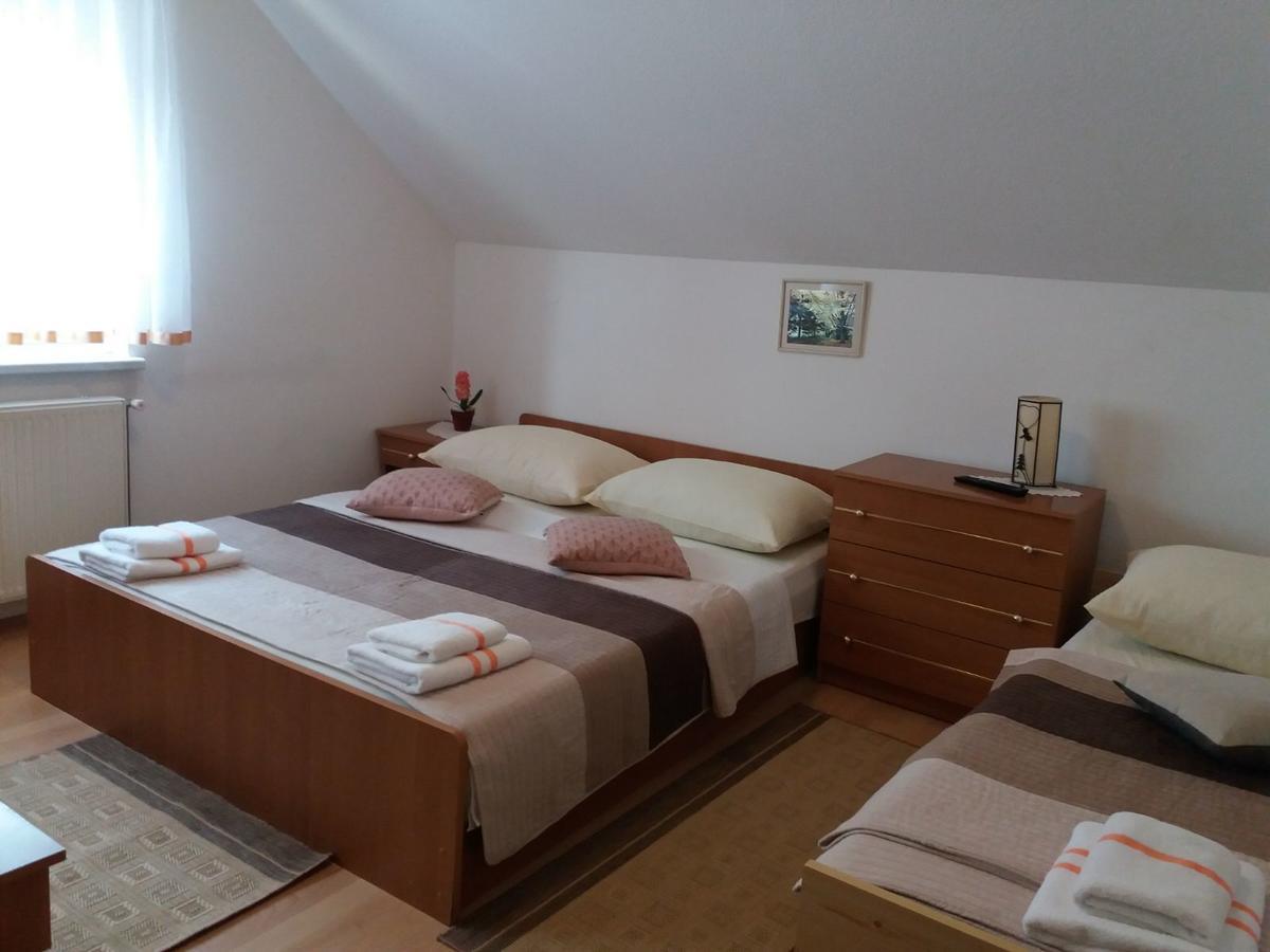 Guesthouse Tomas Catrnja Экстерьер фото